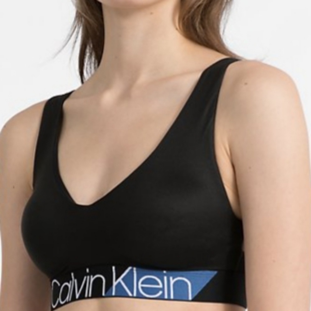 CALVIN KLEIN BRAND NEW LIGHTLY LINED BRALETTE S